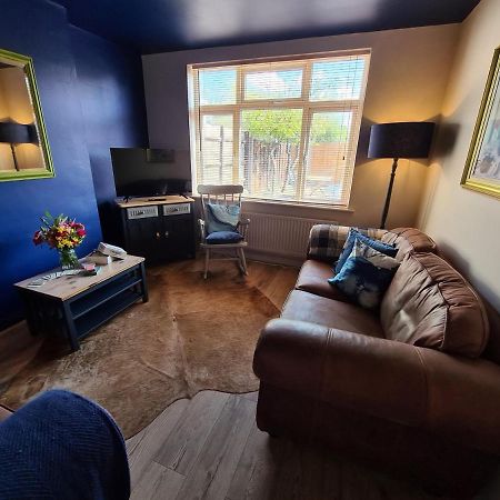 Rumer Hill House A Unique Boutique Styled Place To Stay In Cannock Close To A5 The Mcarthur Glen Outlet Great Wyrley Bagian luar foto