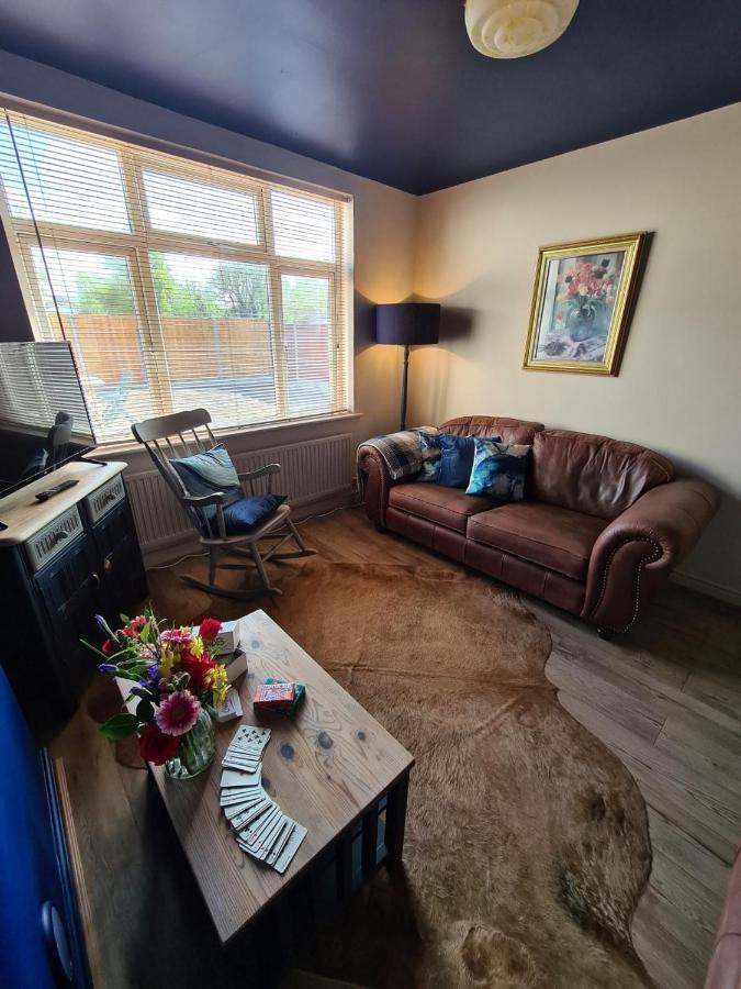 Rumer Hill House A Unique Boutique Styled Place To Stay In Cannock Close To A5 The Mcarthur Glen Outlet Great Wyrley Bagian luar foto