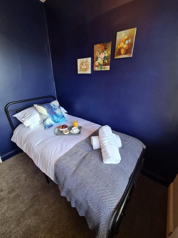 Rumer Hill House A Unique Boutique Styled Place To Stay In Cannock Close To A5 The Mcarthur Glen Outlet Great Wyrley Bagian luar foto